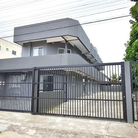 Residencial Melfi 2 Apartamento Com Piscina บอมบินญัส ภายนอก รูปภาพ