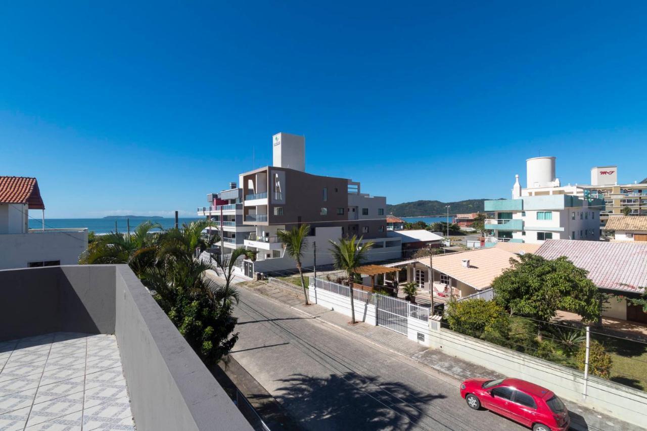Residencial Melfi 2 Apartamento Com Piscina บอมบินญัส ภายนอก รูปภาพ